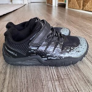 MERRELL Kids M-Trail Glove 5 A/C Velcro Closure Hiking Sneaker, Black